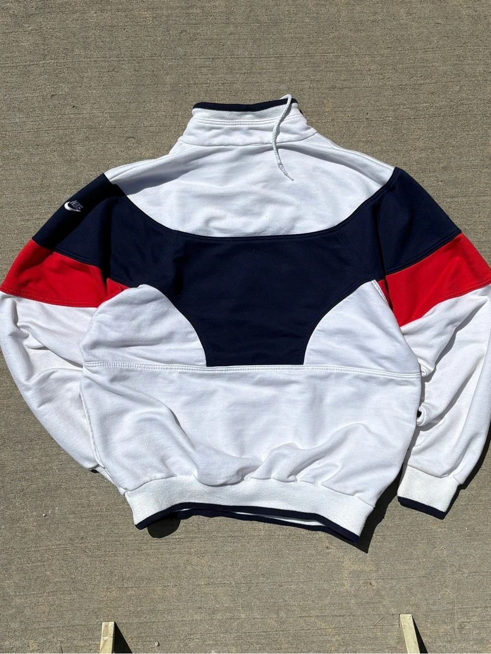 Nike Men’s White/Navy/Red Colorblock Half-Zip Sweater